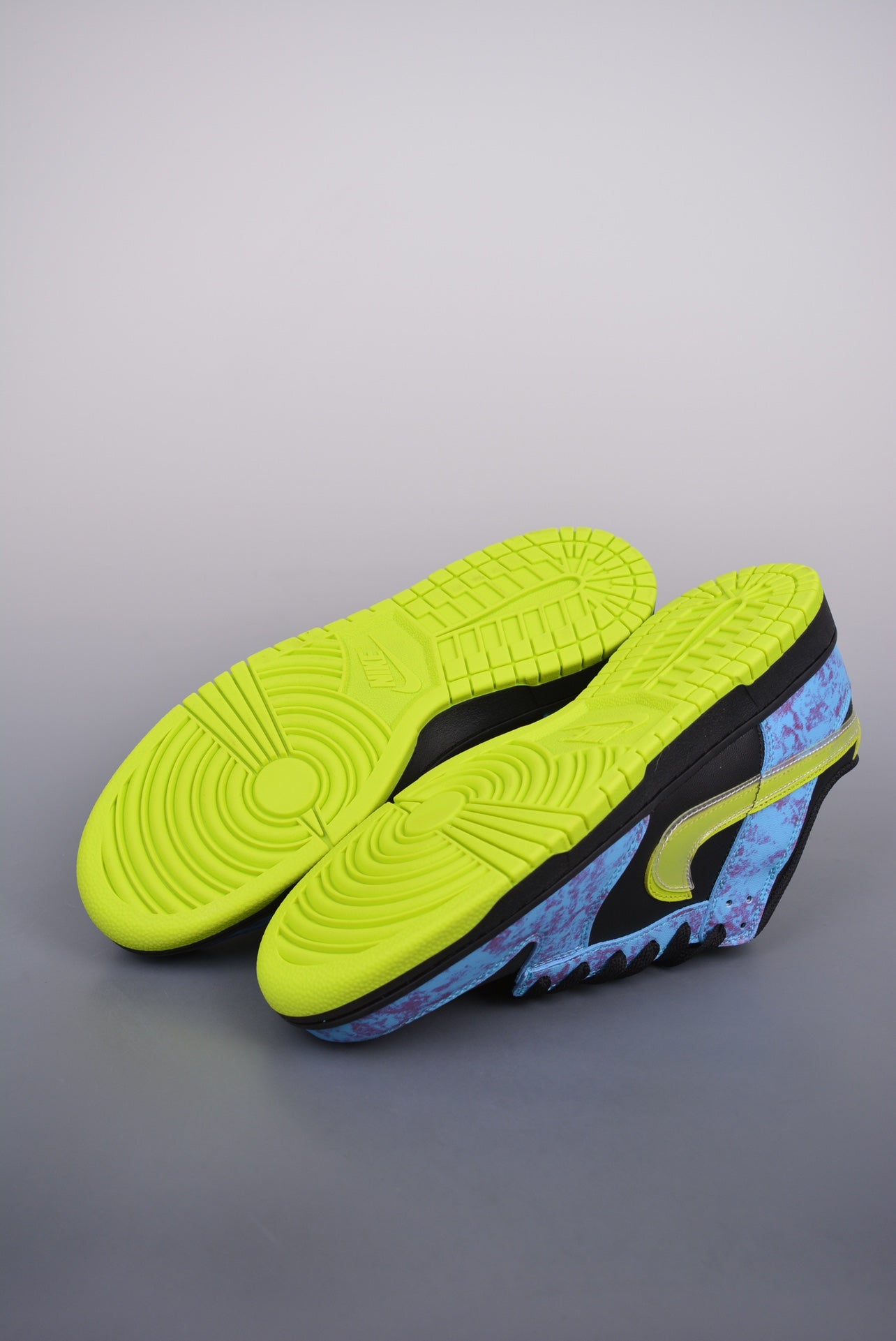 DV1694 900WL
